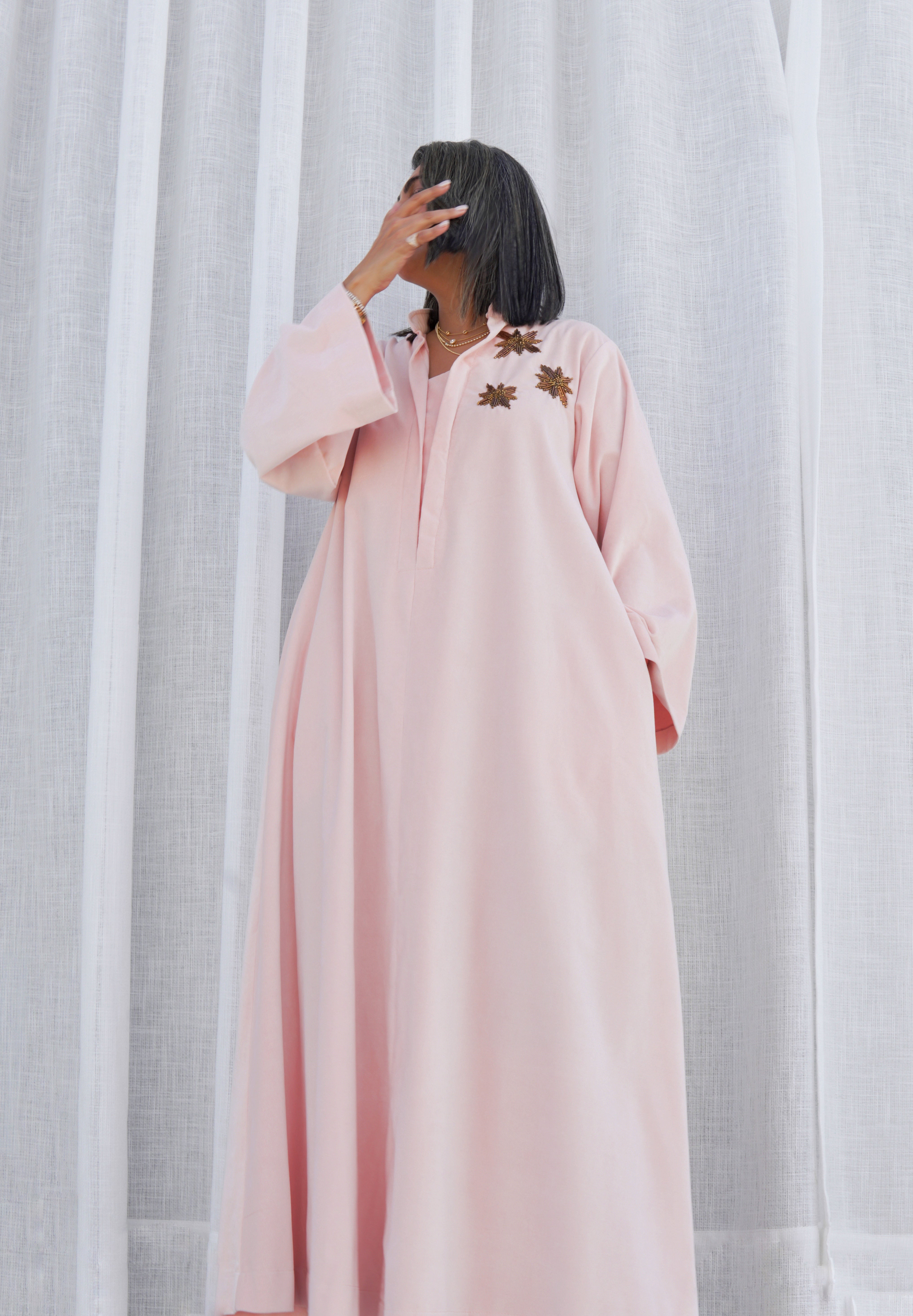 Baby pink dishdasha