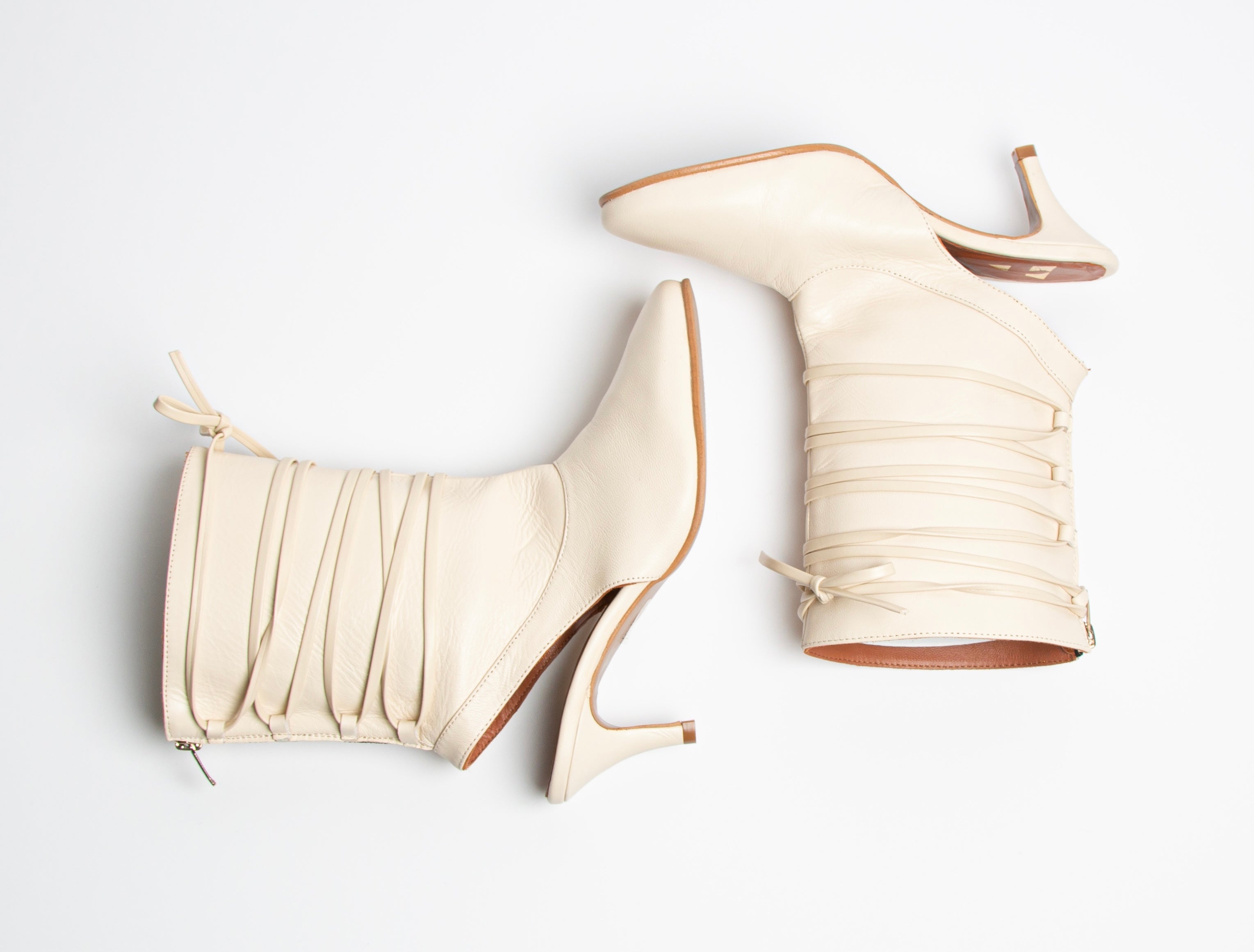 Kitten heels boot