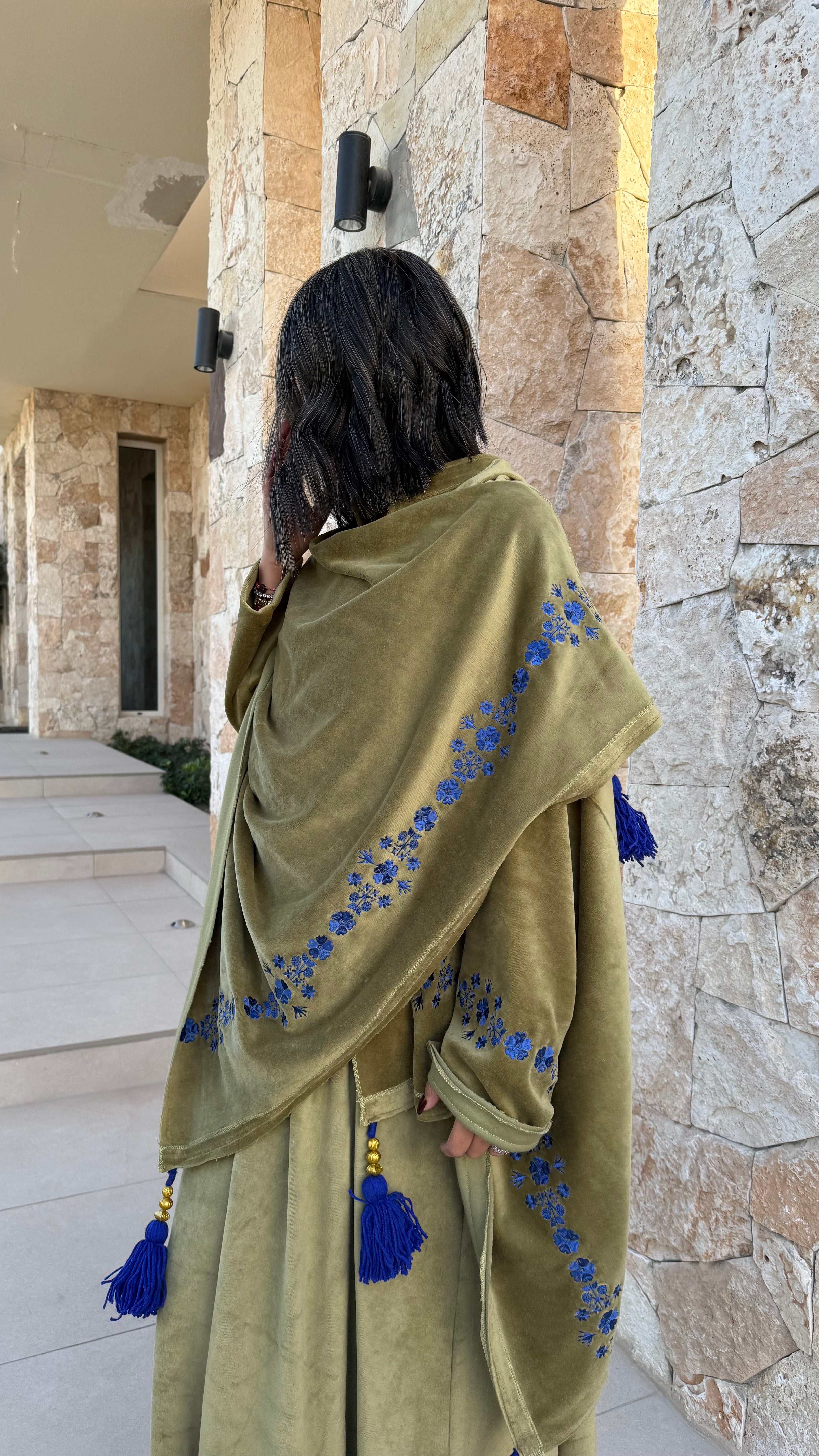 Kaki dress with shawl