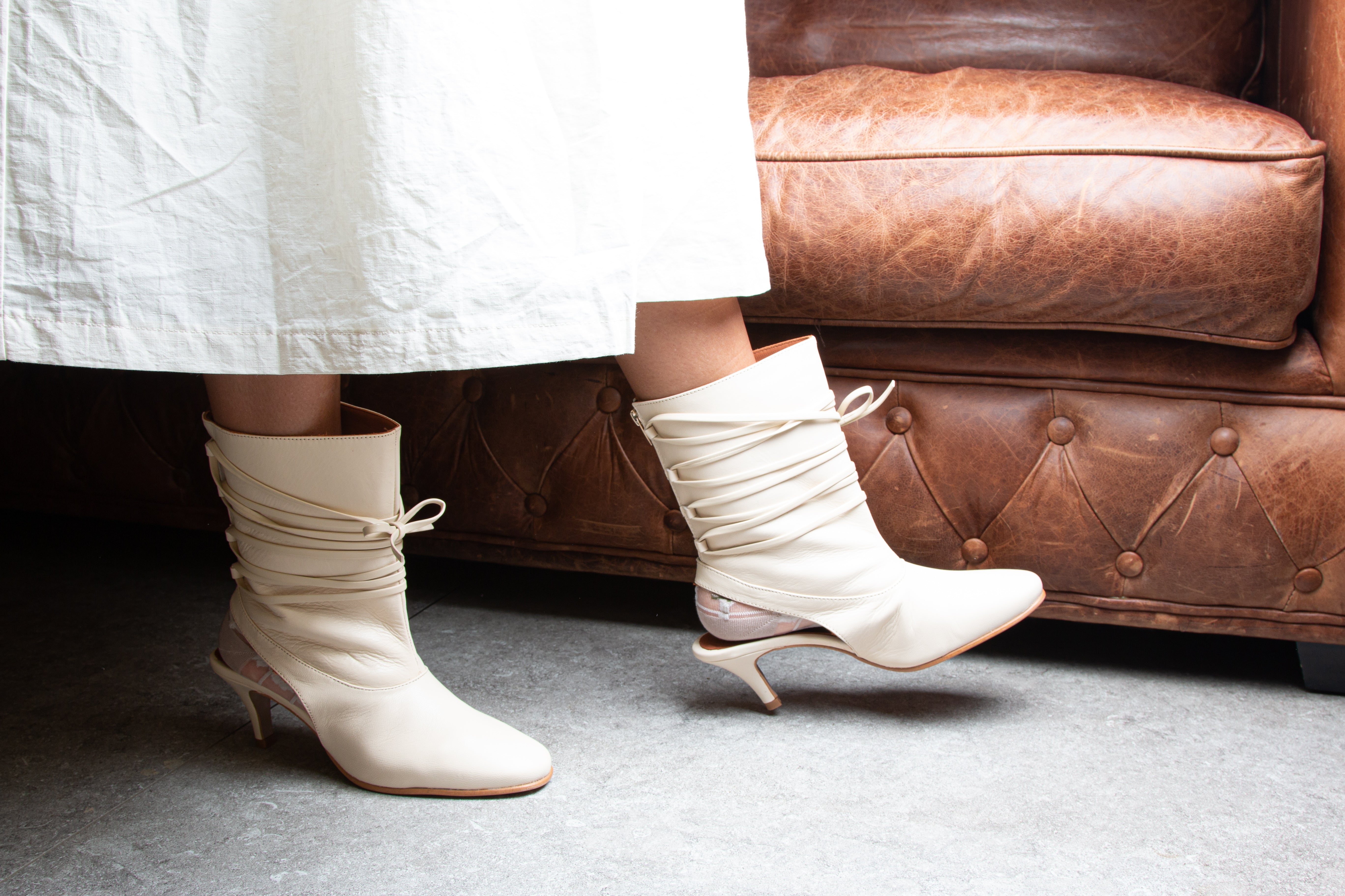 Kitten heels boot