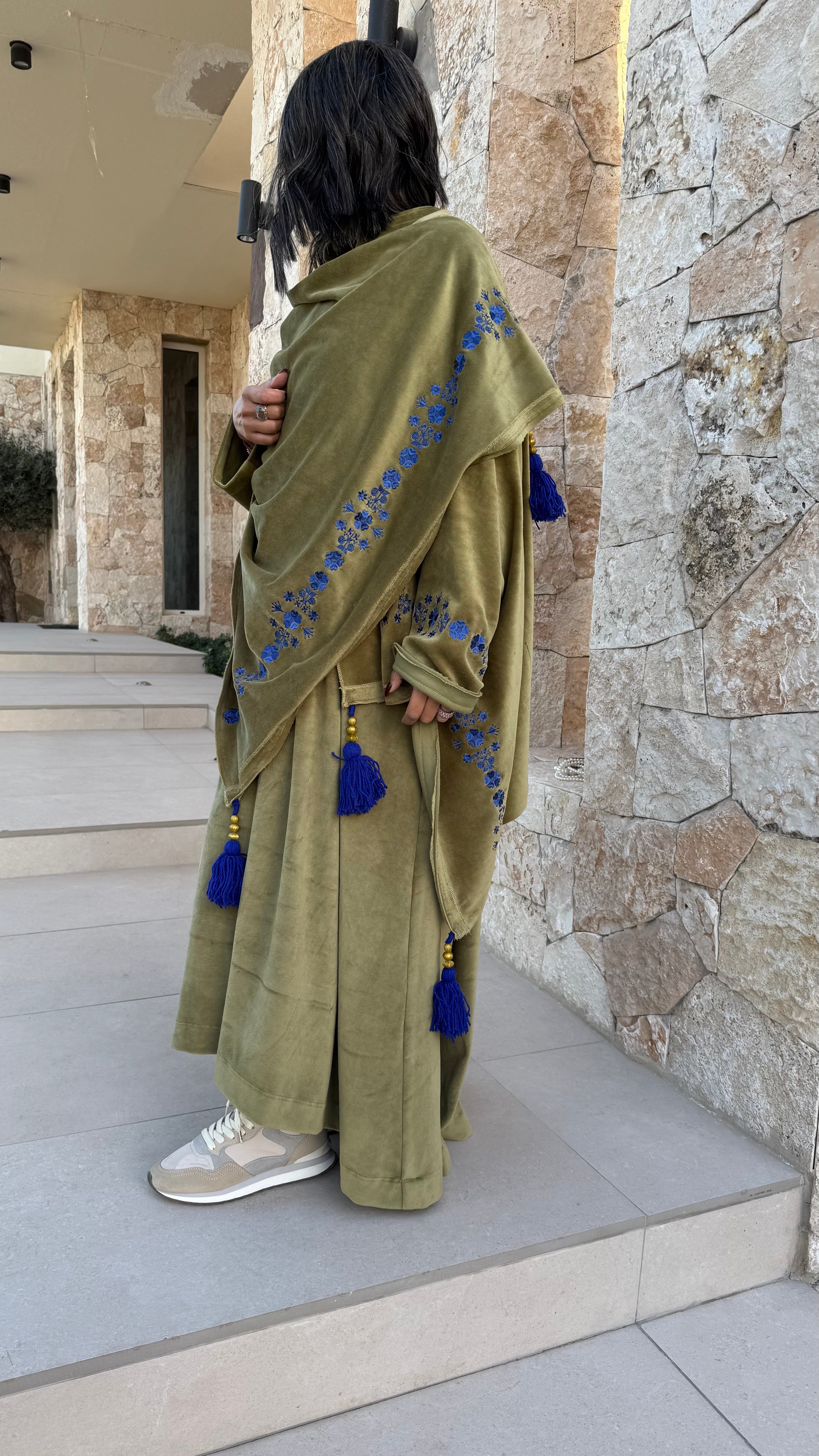 Kaki dress with shawl