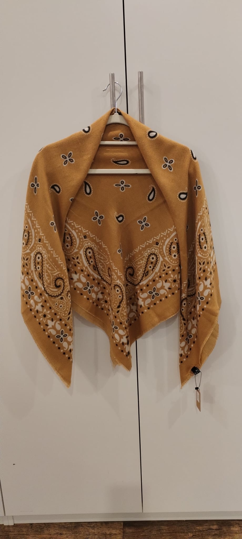 Bandana Square wool scarf