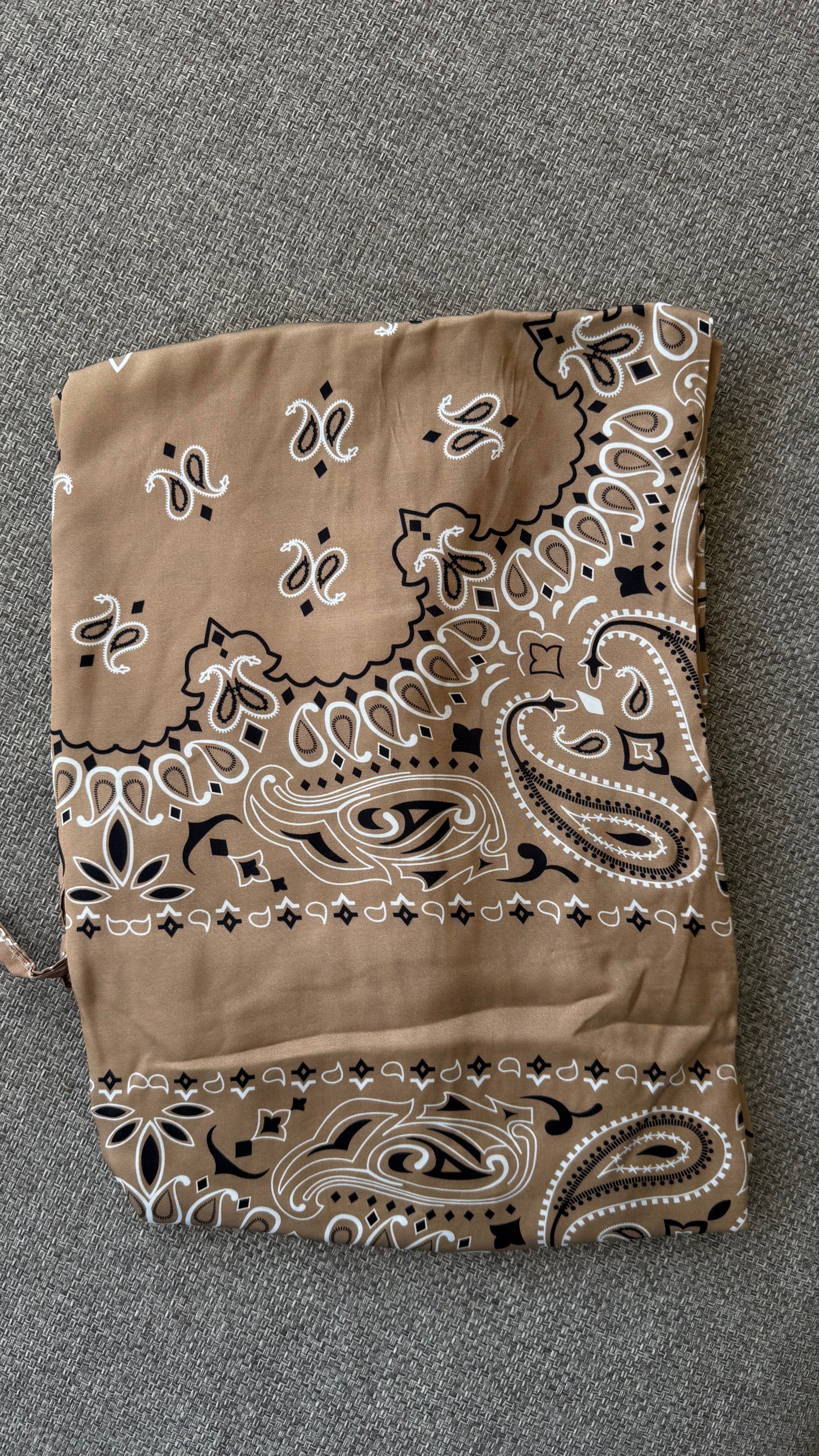 Beige bandana set